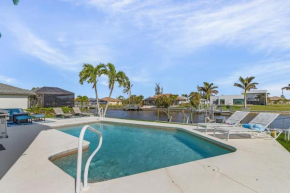 Water Views, Pedal Boat, Heated Pool - Waterfront Paradise - Roelens